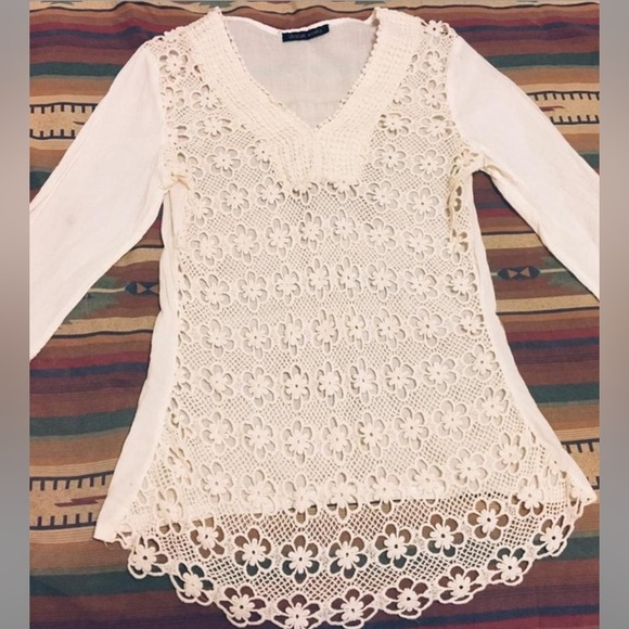 White Floral Crochet Overlay Boho Top - Picture 6 of 8